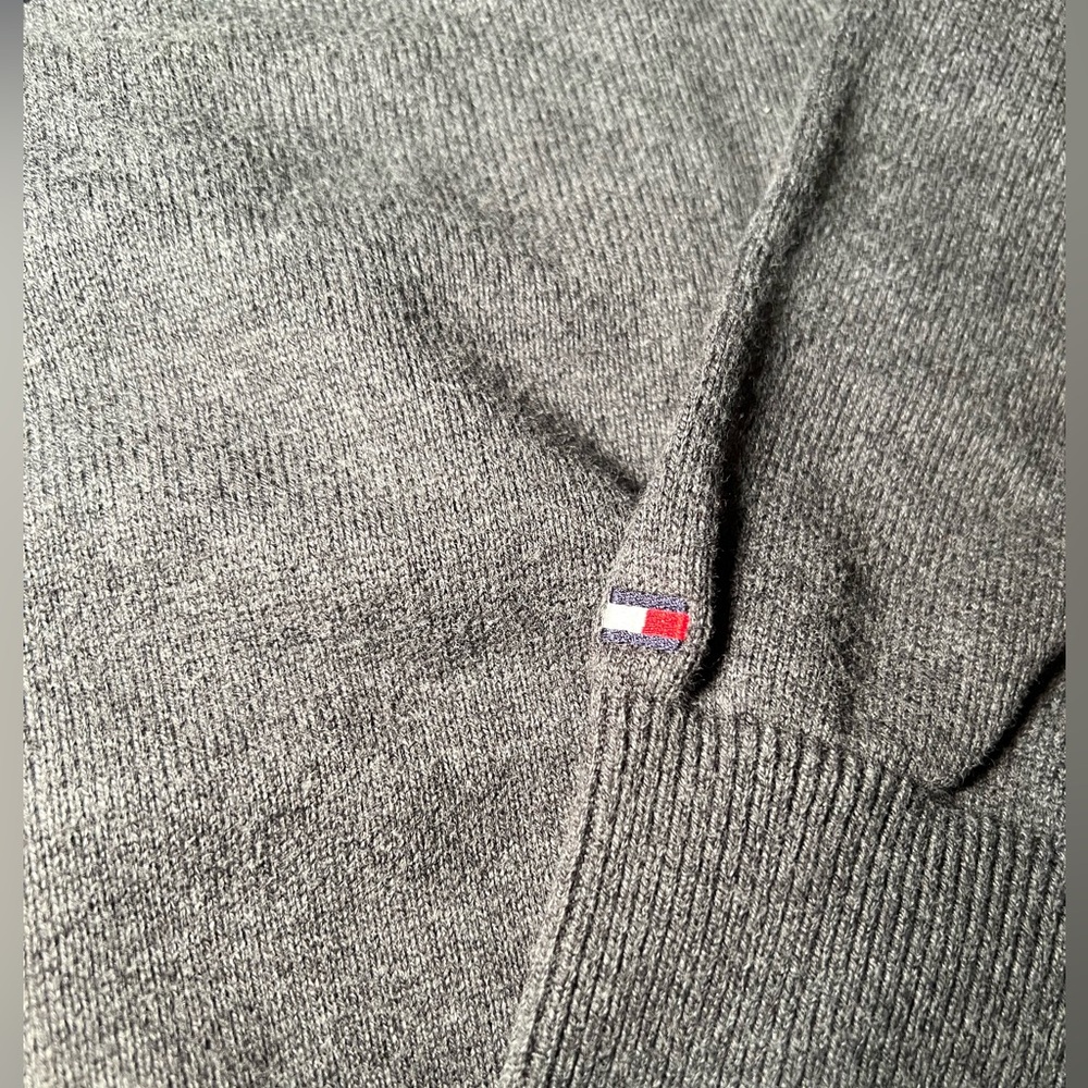 Tommy Hilfiger Cotton Knit Pullover Sweater Jumper with Logo Patch, size medium - Picture 4 of 14